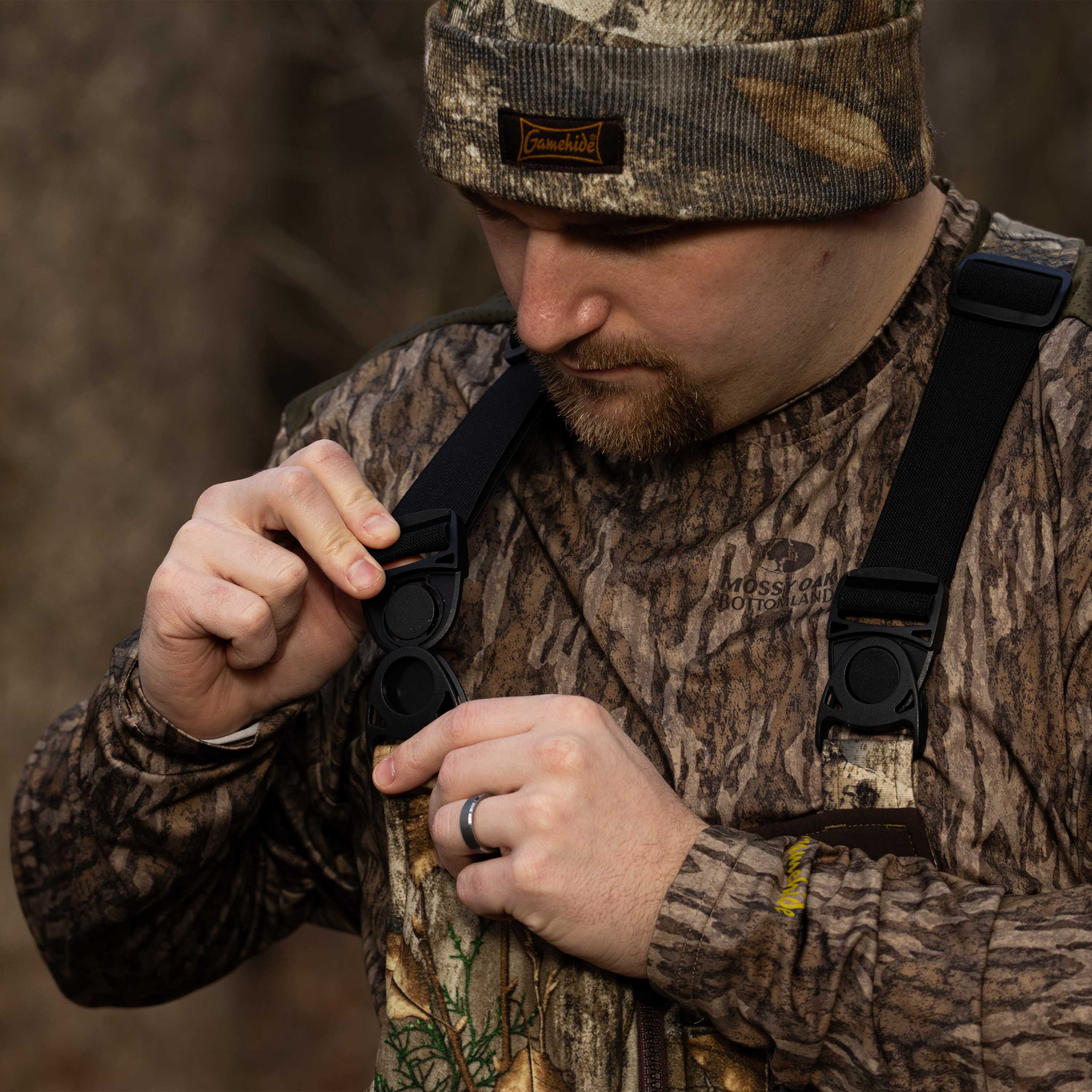 Load image into Gallery viewer, primaloft hunting bib buckles
