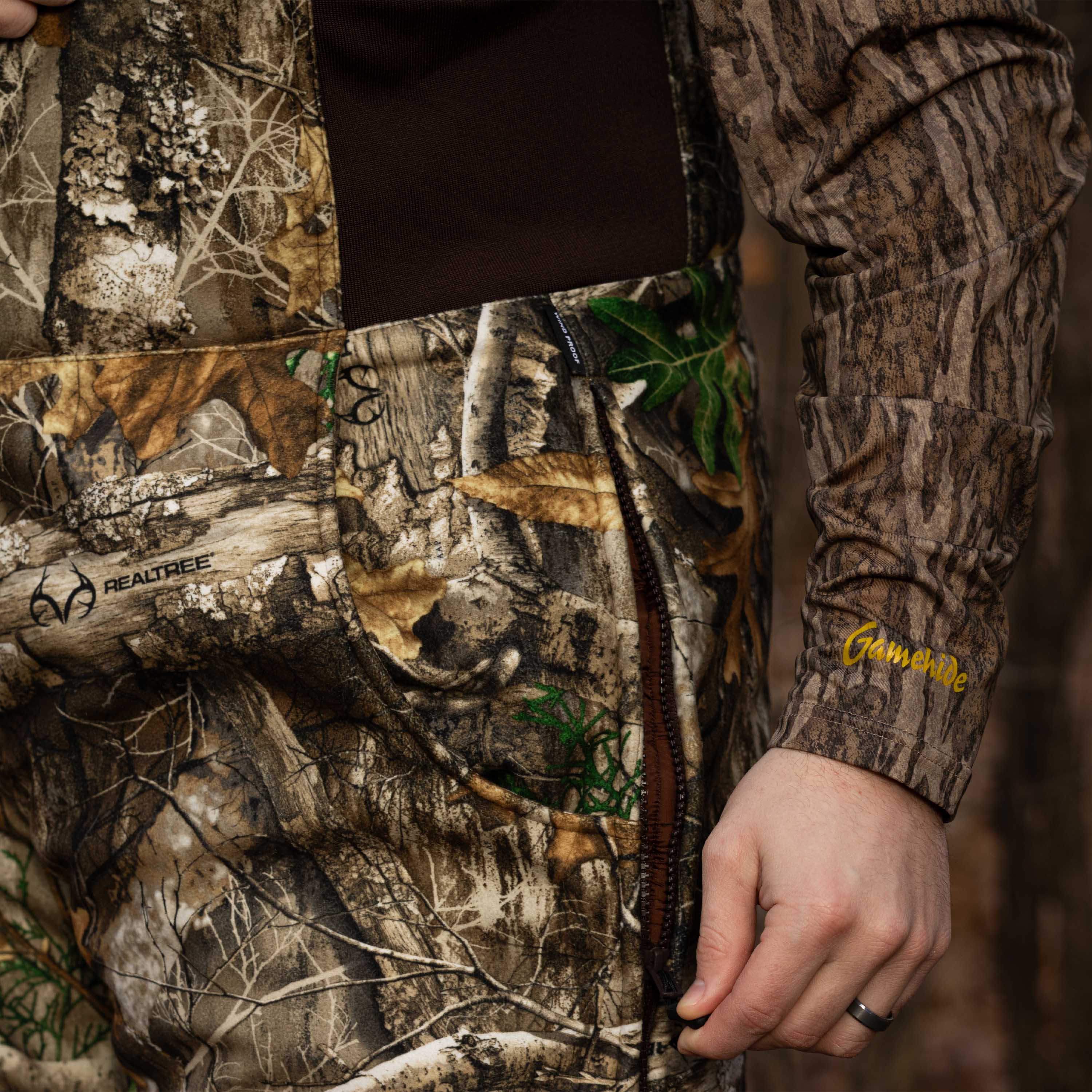 Load image into Gallery viewer, primaloft hunting bib side elastic
